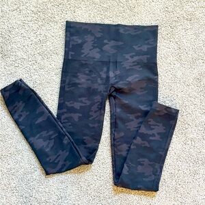 Spanks leggings, black camo, size S